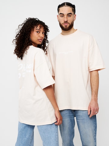 T-Shirt Multiply Apparel en beige