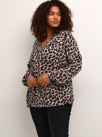 KAFFE CURVE Blouse 'Mirta' in Beige: voorkant