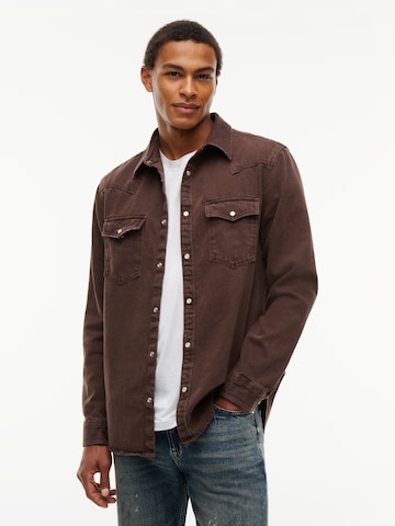Tommy Jeans Regular fit Srajca | rjava barva: sprednja stran