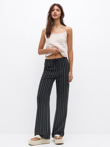 Pull&Bear Wide leg Trousers in Black
