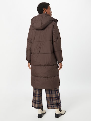 Manteau d’hiver 'Flawly 9543' minimum en marron