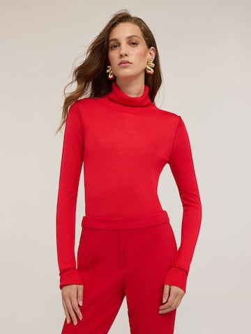 Pull-over MOTIVI en rouge : devant