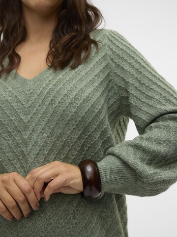 Vero Moda Curve Pullover 'STINNA' i grøn