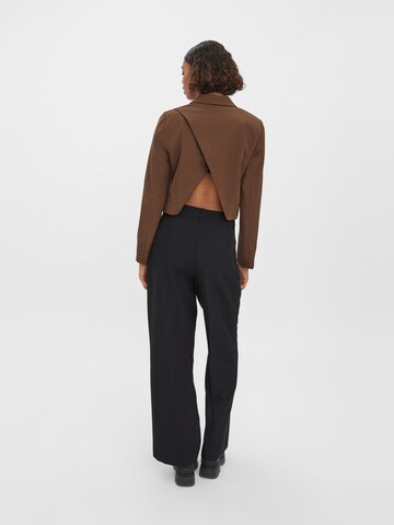 Wide Leg Pantalon à pince 'Ceci' VERO MODA en noir