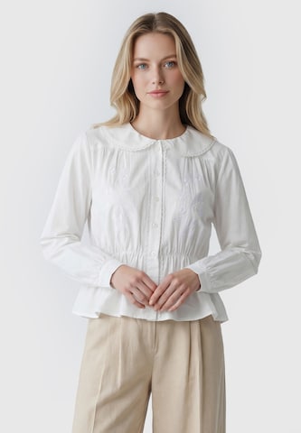 Usha - Blusa en blanco: frente
