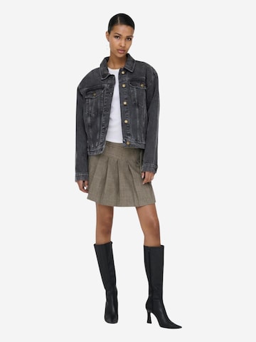 Giacca di mezza stagione 'Onlharper Ls Boxy Dnm Jkt Sik 15363548' di ONLY in nero