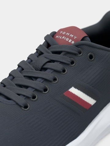 TOMMY HILFIGER Tenisky – modrá