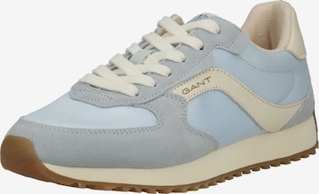 Baskets basses GANT en bleu : devant