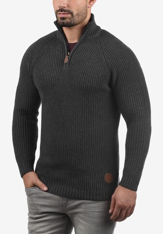 !Solid Sweater 'Xenox' in Grey: front