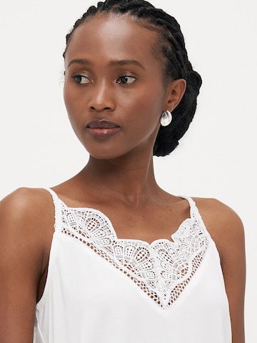 Vero Moda PetiteTop 'VMGLADYS' - bijela boja