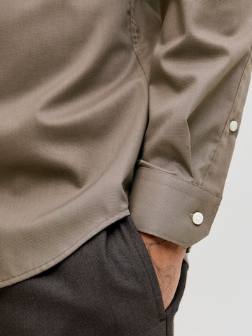 JACK & JONES Comfort fit Button Up Shirt 'parker' in Brown