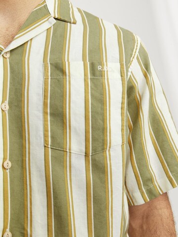 R.D.D. ROYAL DENIM DIVISION Regular fit Button Up Shirt in Green