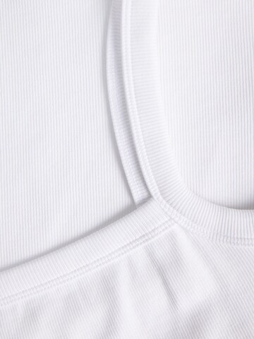 JJXX Top 'JXFIFI' in White