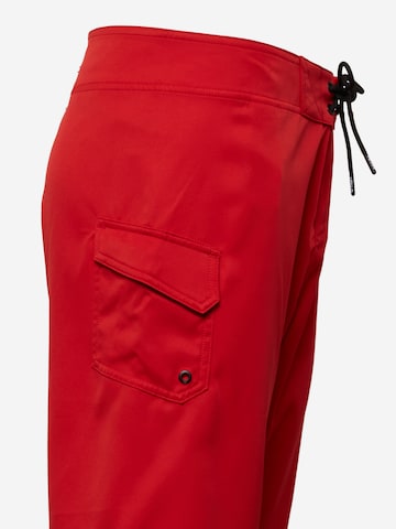 Pantaloncini da surf 'KANA' di OAKLEY in rosso