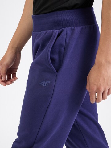 4F Tapered Sporthose in Blau