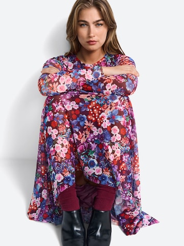 Rich & Royal - Vestido em vermelho