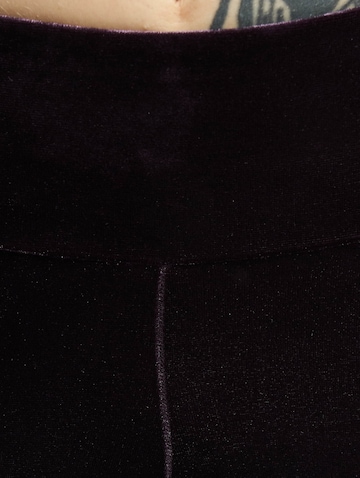 Skinny Leggings di Reebok in lilla