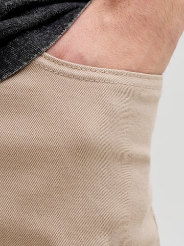 JJ Rebel Loosefit Παντελόνι 'JREBRICKY EWAN' σε καφέ