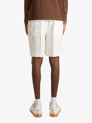 Loosefit Pantaloni con piega frontale di SSEINSE in bianco