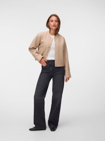 VERO MODA Tussenjas in Beige
