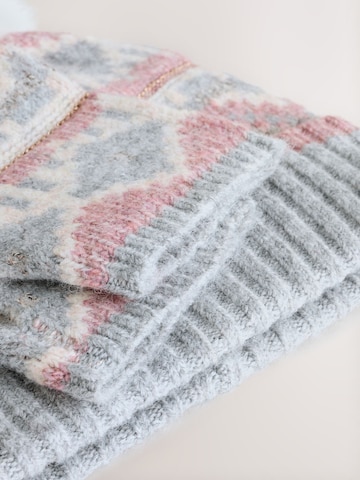 Next - Gorros em cinzento