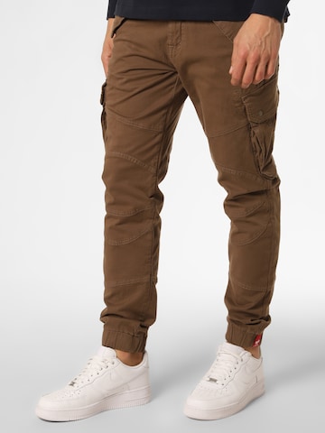 ALPHA INDUSTRIES - Tapered Calças cargo 'Combat' em castanho: frente