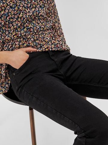 PIECES Slim fit Jeans 'Luna' in Black