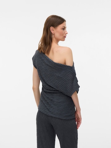 Vero Moda Maternity Top in Grey