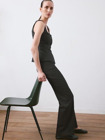 Vestă 'KLUME' de la MANGO pe gri