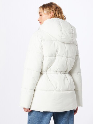 Veste mi-saison 'ALINA' SELECTED FEMME en blanc