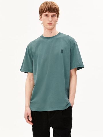 T-Shirt ARMEDANGELS en bleu : devant