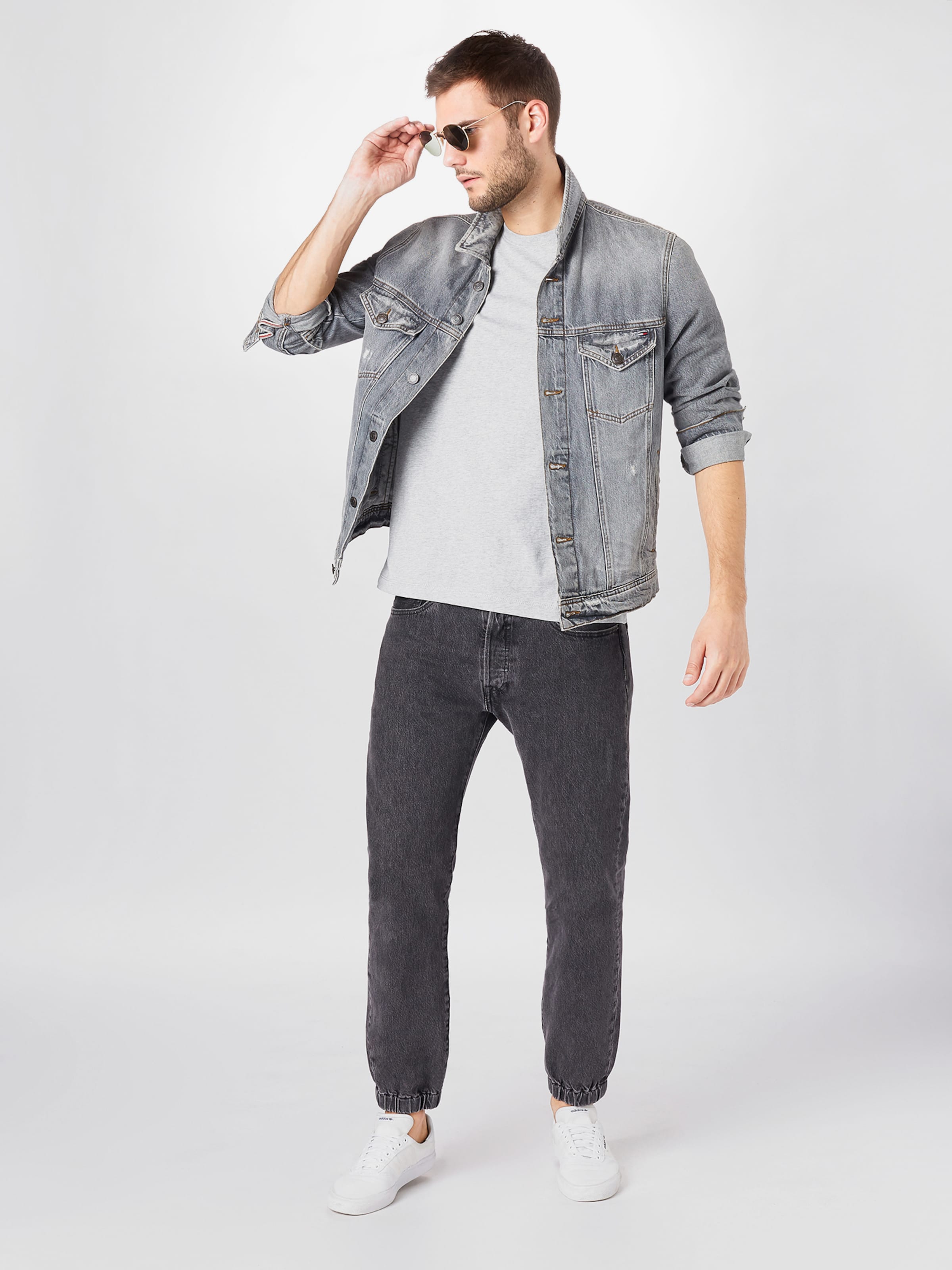 Männer Shirts Tommy Jeans T-Shirt in Hellgrau - SK78957 Männer Shirts Tommy Jeans T-Shirt in Hellgrau - SK78957