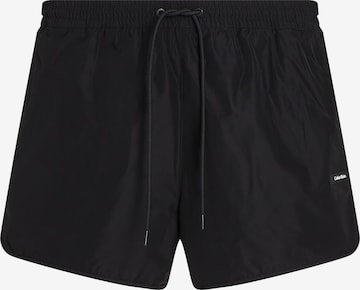 Calvin Klein Swimwear - Bermudas 'RUNNER' en negro: frente