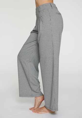 LASCANA Loose fit Pleat-Front Pants in Black