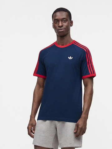 ADIDAS ORIGINALS Тениска в синьо: отпред