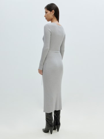 EDITED Stickad klänning 'Mailien' i grå