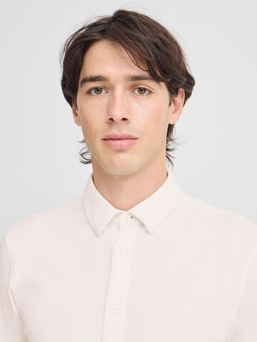 Casual Friday - Slim Fit Camisa ' CFFOLKE piquet ' em branco