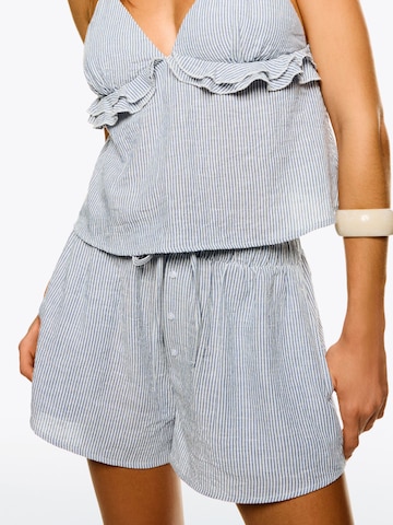 Bershka Loose fit Trousers in Blue: front