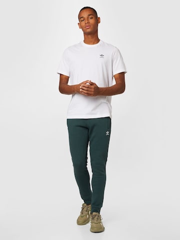 Tapered Pantaloni 'Adicolor Essentials Trefoil' di ADIDAS ORIGINALS in verde