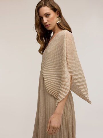 Robe de soirée MOTIVI en or