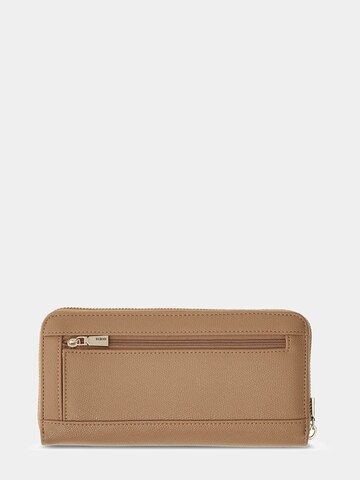 GUESS Portemonnaie 'Amorette' in Beige