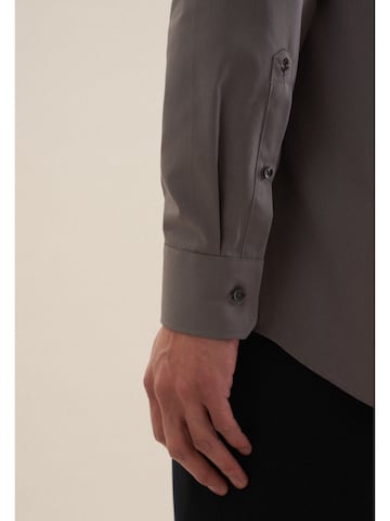 Coupe regular Chemise SEIDENSTICKER en gris