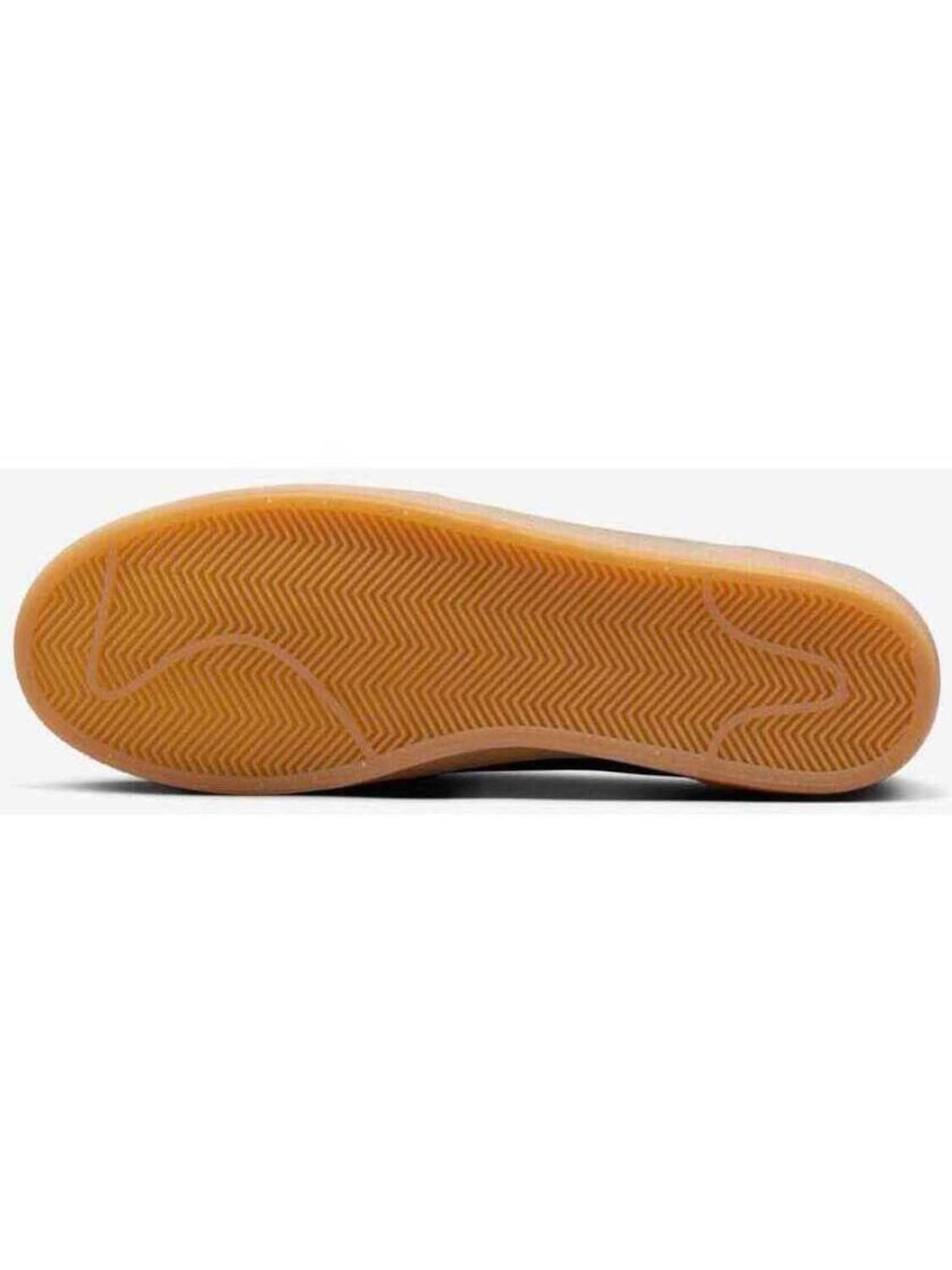 NIKE Athletic Shoes in Black