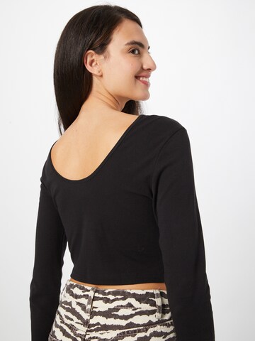 ONLY - Camiseta 'KIKA' en negro