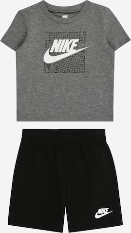 Nike Sportswear - Conjunto 'CLUB SSNL' en negro: frente