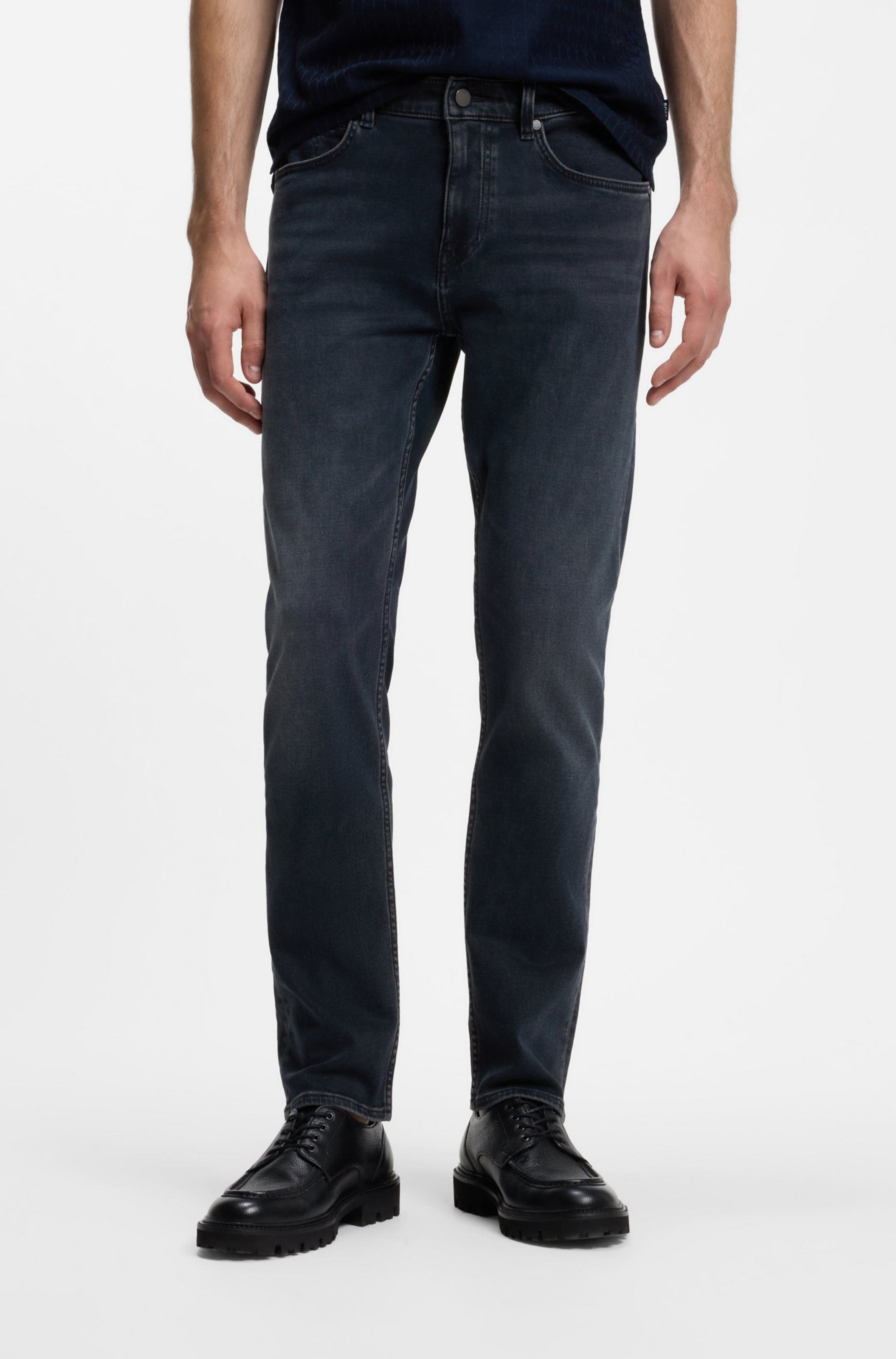 BOSS Slimfit Jeans in Schwarz: Vorderseite
