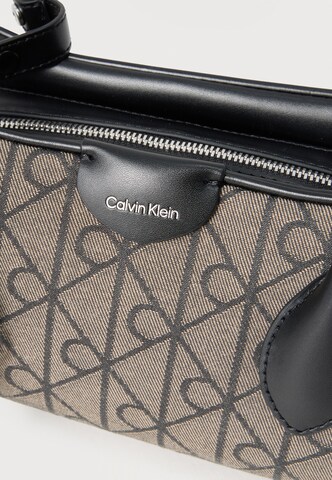 Calvin Klein Τσάντα ώμου σε μαύρο
