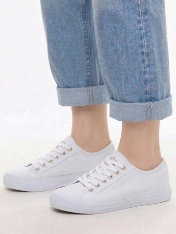 Lee Cooper Sneakers in White