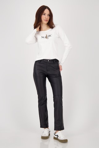 Tricou 'Monari' de la monari pe alb