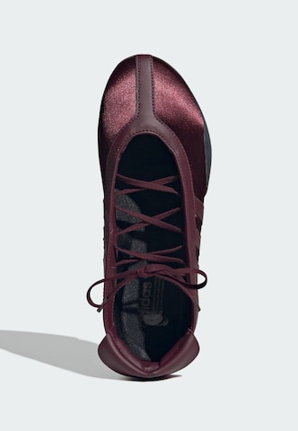 ADIDAS ORIGINALS - Sabrina com tiras 'Taekwando Mei' em vermelho